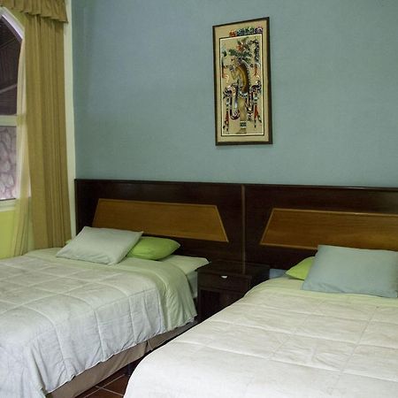 Hotel Ribiera Del Lago Peten Itza San Roman Exterior photo