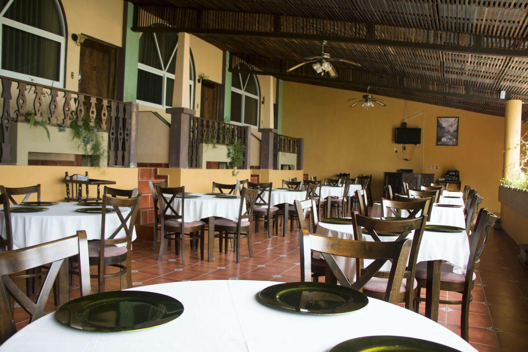 Hotel Ribiera Del Lago Peten Itza San Roman Exterior photo