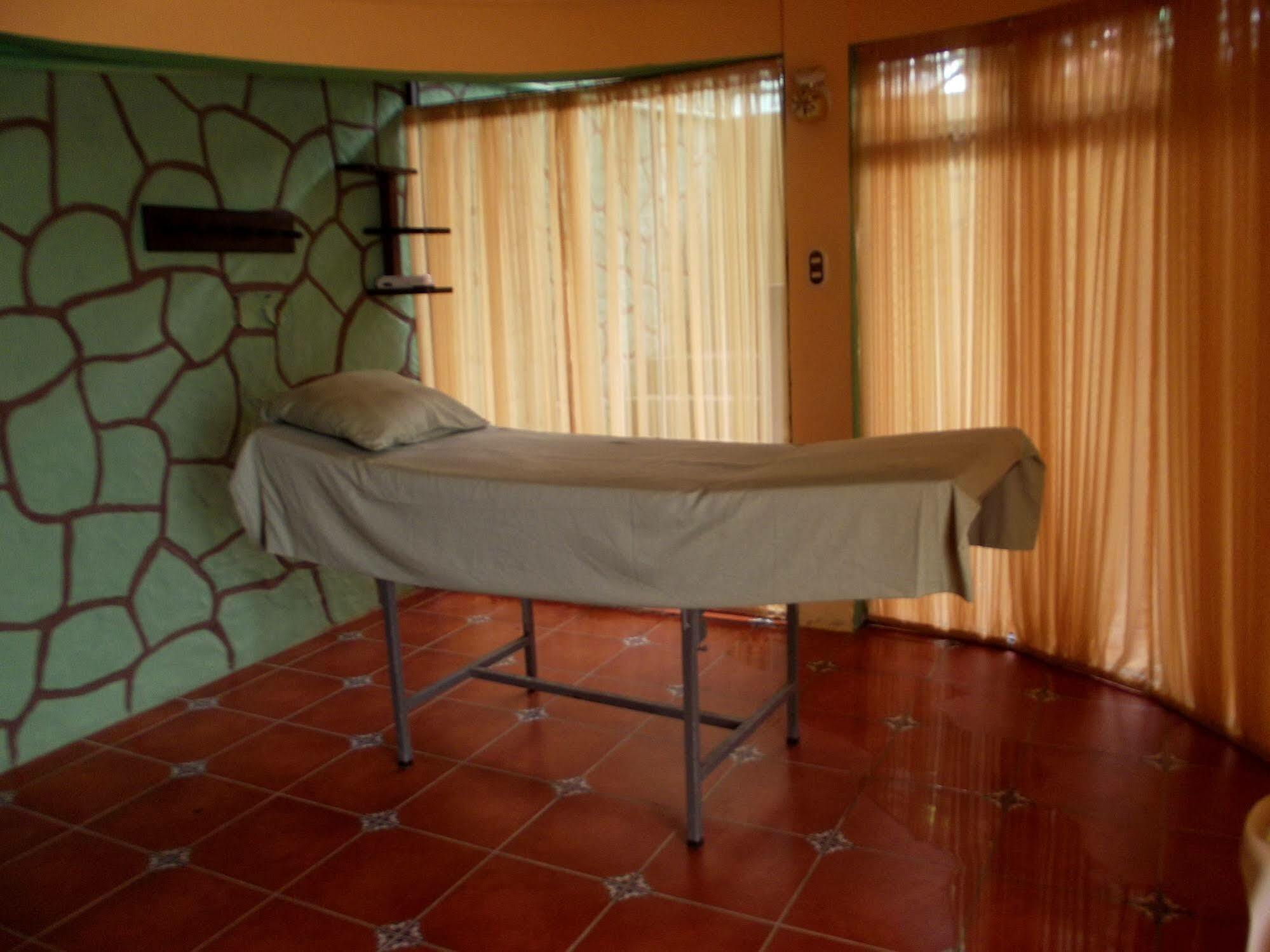 Hotel Ribiera Del Lago Peten Itza San Roman Exterior photo
