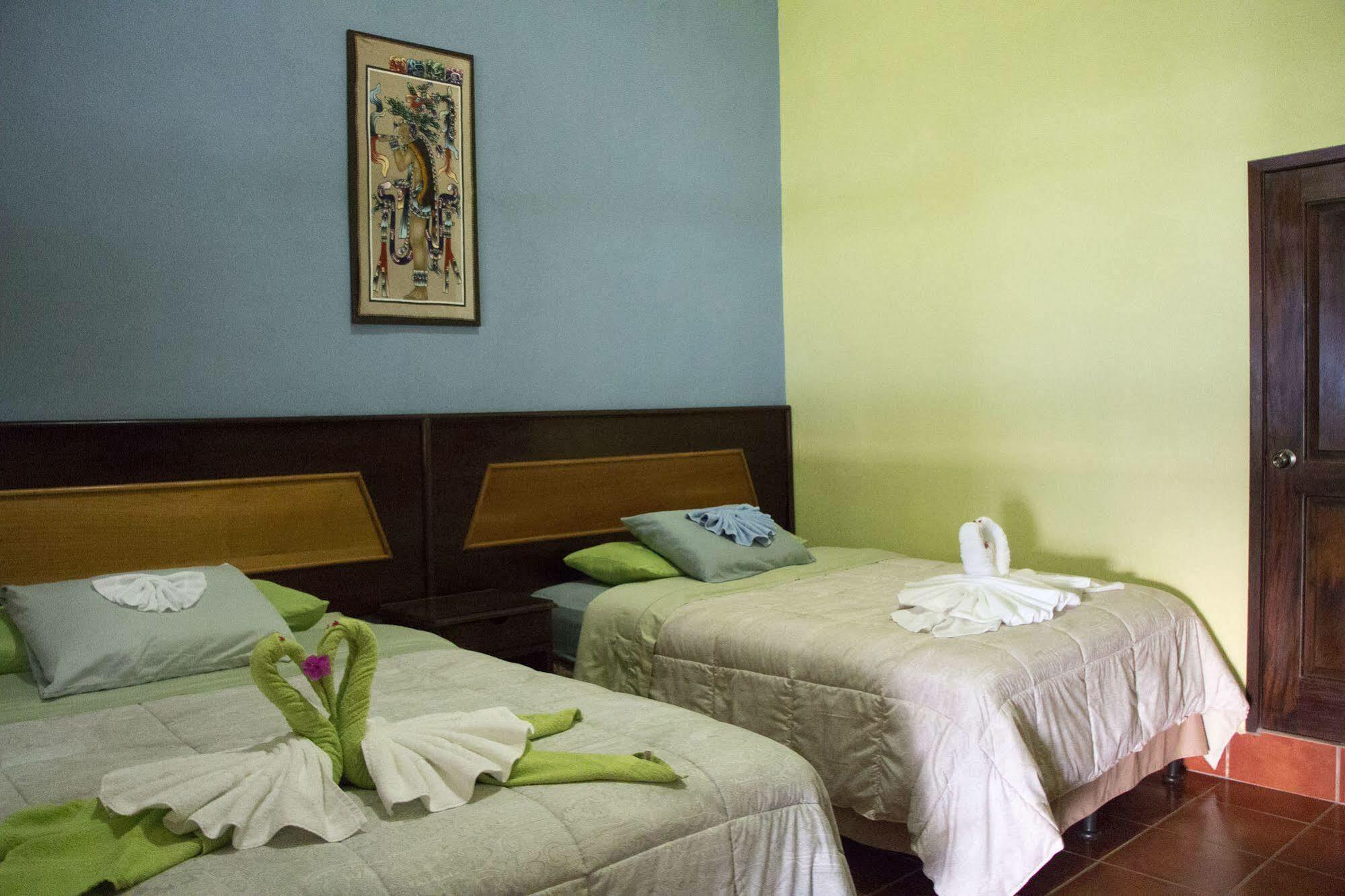 Hotel Ribiera Del Lago Peten Itza San Roman Exterior photo