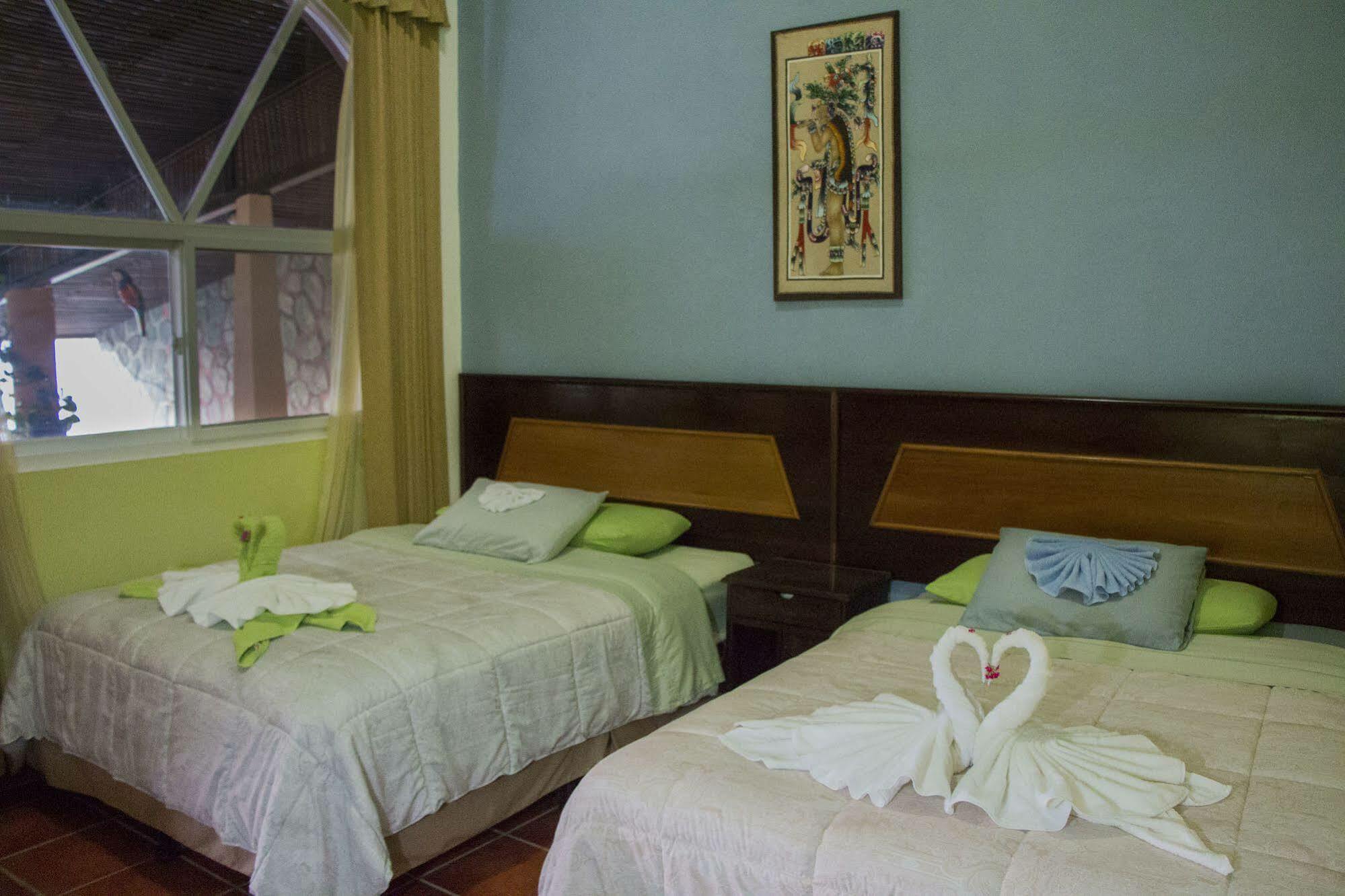 Hotel Ribiera Del Lago Peten Itza San Roman Exterior photo